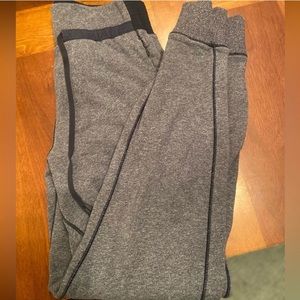 lululemon joggers size two